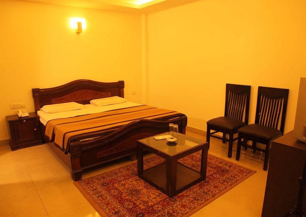Hotel Lohmod At National Highway 8 - Free Airport Transffer Nuova Delhi Esterno foto
