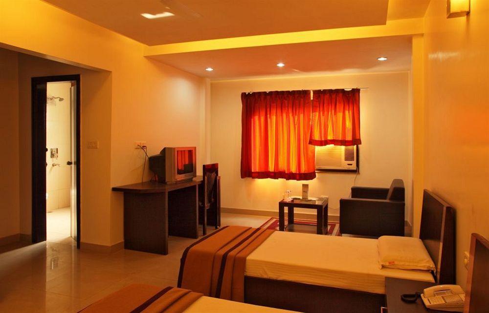 Hotel Lohmod At National Highway 8 - Free Airport Transffer Nuova Delhi Esterno foto