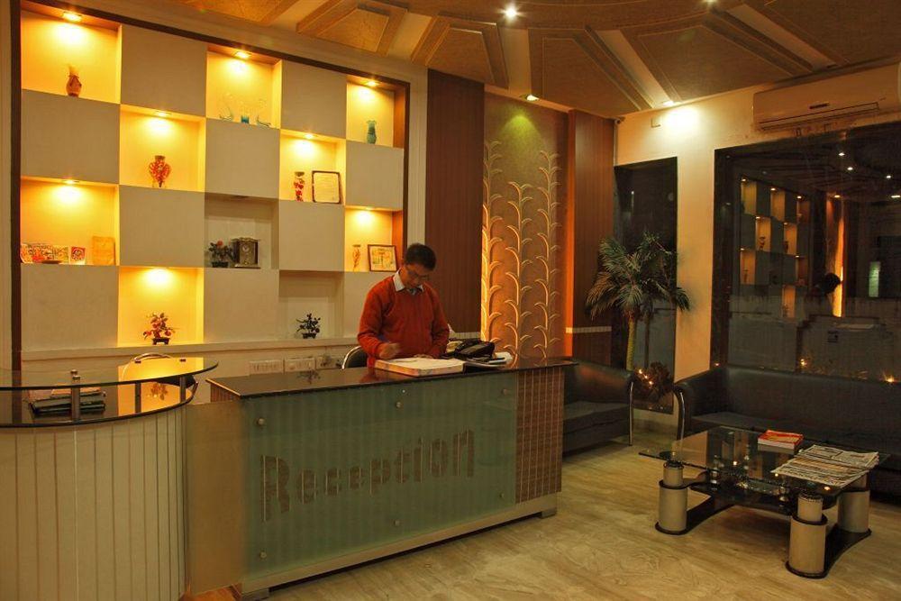 Hotel Lohmod At National Highway 8 - Free Airport Transffer Nuova Delhi Esterno foto