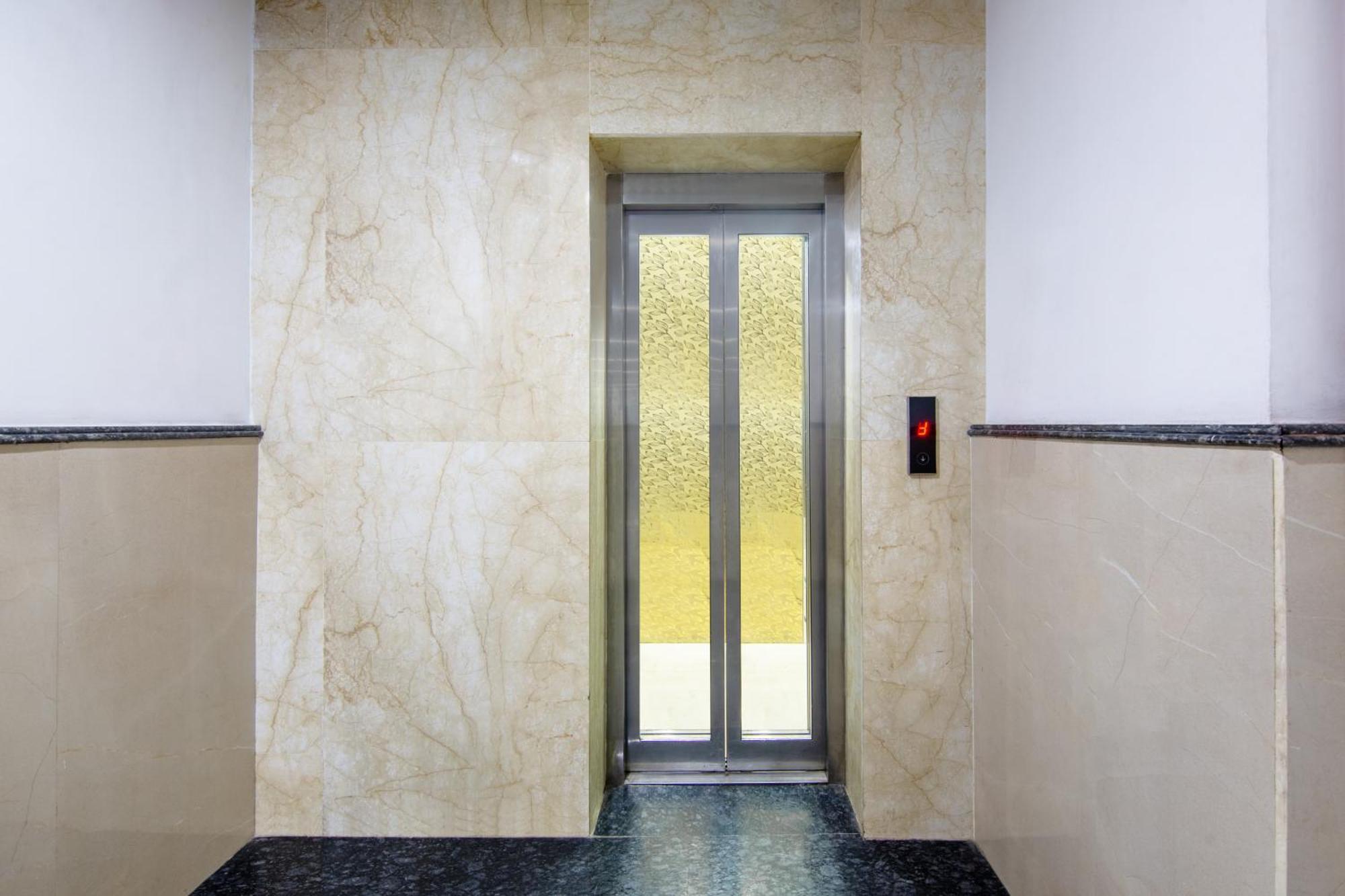 Hotel Lohmod At National Highway 8 - Free Airport Transffer Nuova Delhi Esterno foto