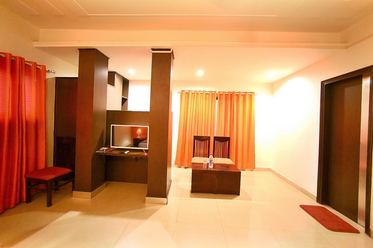 Hotel Lohmod At National Highway 8 - Free Airport Transffer Nuova Delhi Esterno foto