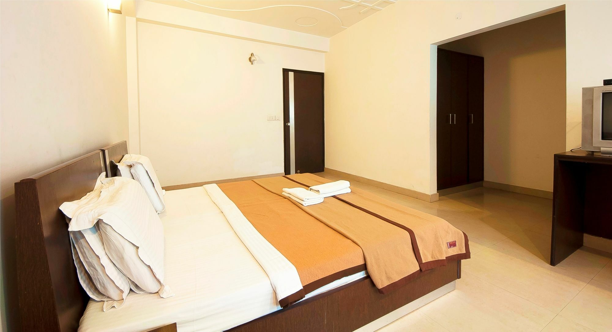 Hotel Lohmod At National Highway 8 - Free Airport Transffer Nuova Delhi Esterno foto