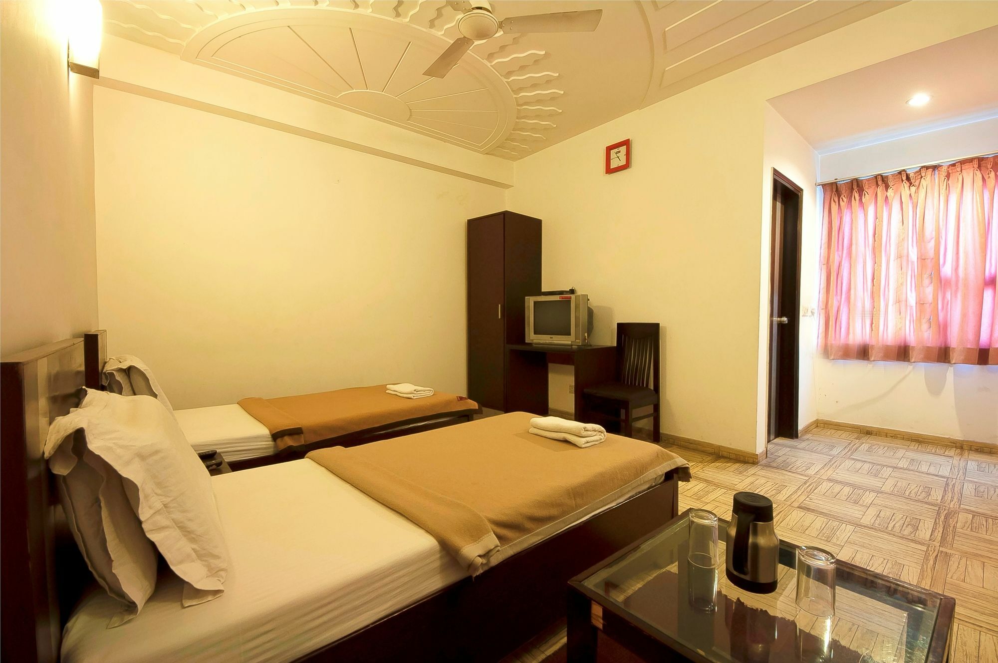 Hotel Lohmod At National Highway 8 - Free Airport Transffer Nuova Delhi Esterno foto